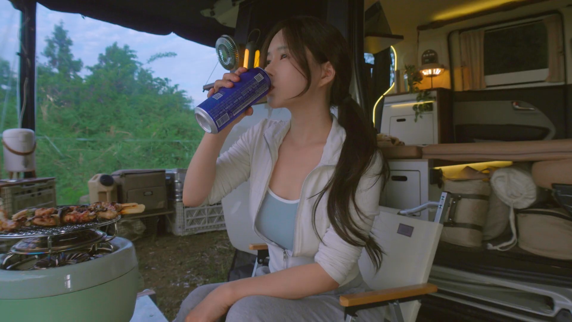 浙江渔船在国际海域救援台湾渔船 国台办：两岸同胞的亲情割不断、挡不住